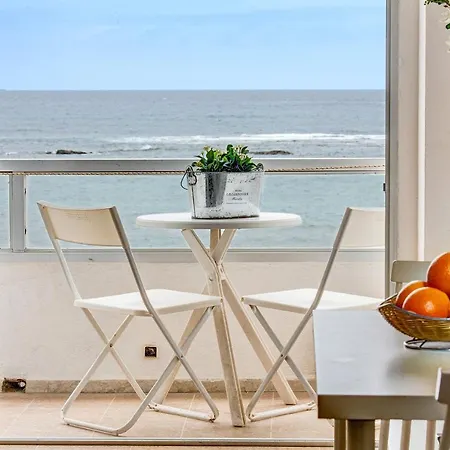 Frente Al Mar 103 * Las Palmas de Gran Canaria